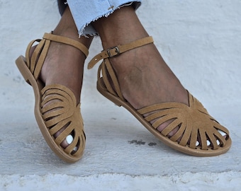 Sandálias femininas de camurça cor camelo, estilo huarache, com tira no tornozelo, feitas à mão para o verão, sandálias gregas de camurça macia.