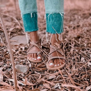 Handmade Brown Nubuck Leather Sandals, Women&#39;s Sandals, Gladiator Sandals, Summer Shoes, Suede flats, Greek roman flats, buckled sandals