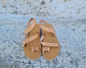 Sandali greci in pelle fatti a mano: scarpe da spiaggia per ragazze