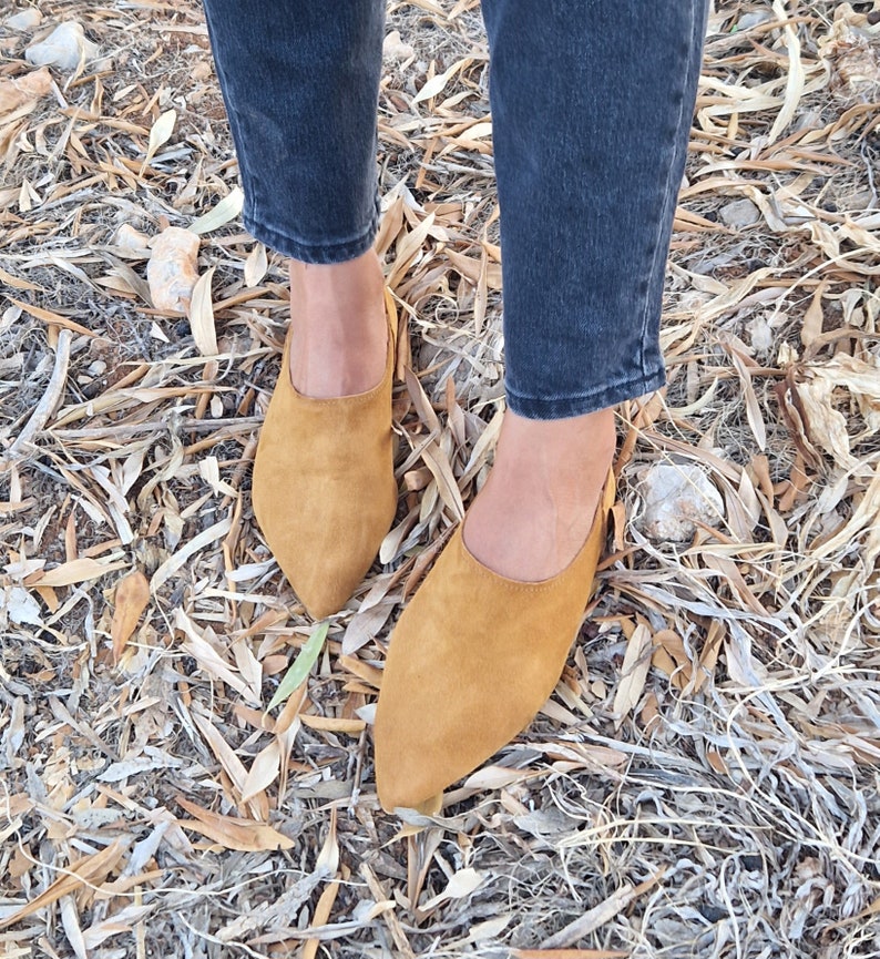 Leather mules shoes, women's mules, black leather loafers, black slippers, black leather moccasins, slip on flats, pointy mules, pvc sole Camel