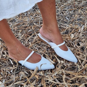 Leather mules shoes, white wedding mules, white leather loafers, white slippers, white luxurious mules, Mother&#39;s day gift,  pointy mules