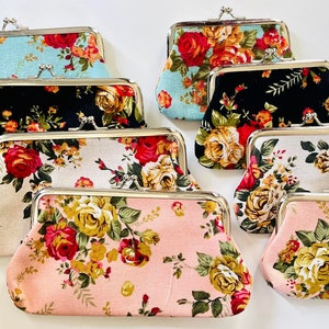 Carteras antiguas con cierre floral