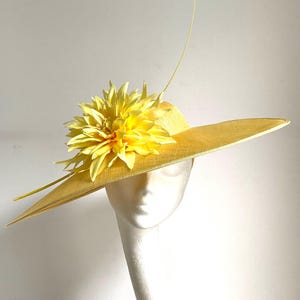 Yellow royal ascot hat, mother of the bride hat, yellow fascinator, large flower wedding hat, Kentucky Derby hat, yellow Royal Ascot hat