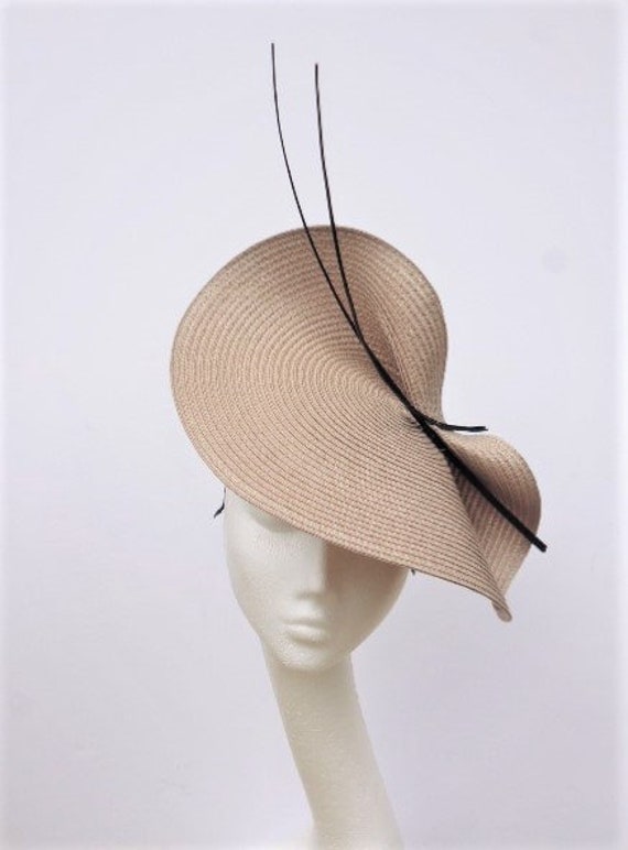 Woven Straw Sun Hat with Feather Accent - Beige Vintage Straw Sun Hat with Natural Fur Feather and Ribbon  main image 4