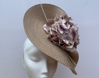 Beige Hut Fascinator, Hochzeit Hut beige, Royal Ascot Hut, Beige Kentucky Derby Hut, Hortensien Fascinator, Fascinator Stroh