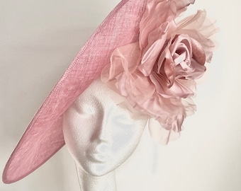 large dusky pink saucer disc hat, pink fascinator, pale pink wedding hat, Kentucky Derby hat, Royal Ascot hat, pink mother of the bride hat