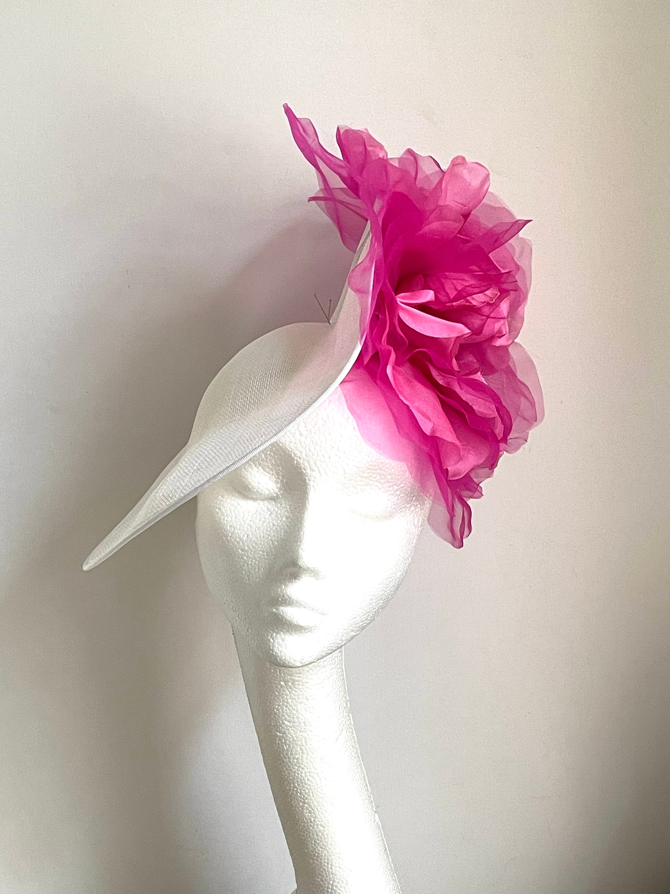 KristineRosahats White Bright Pink Flower Hat, White Fascinator, Large Giant Pink Flower Hat, Pink Fascinator, White Pink Wedding Saucer Disc Hat, White Hat