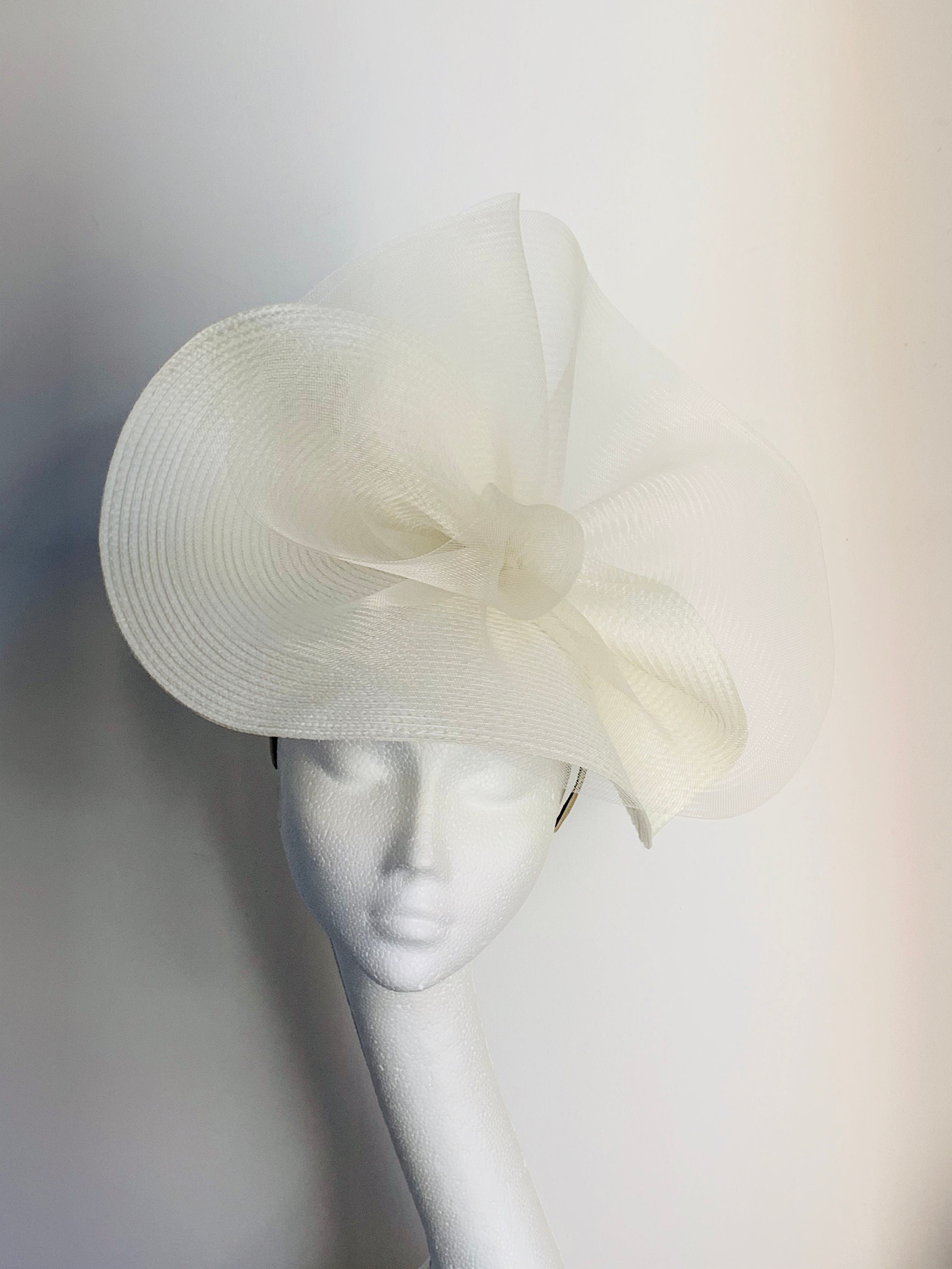 Cream megan d02 fascinator