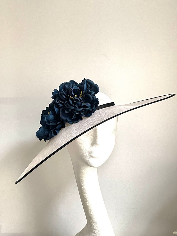 Elegant Blue and Cream Wide-Brim Hat M935 White/light Blue Wide-brim Sinamay Hat – Kentucky Derby  main image 3