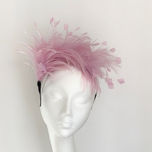 pale lilac fascinator, pale lilac feather fascinator Wedding hat, lilac Royal Ascot fascinator, Kentucky Derby hat, lilac feather halo crown