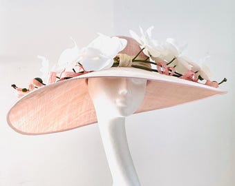 Lichtroze hoed met brede rand, lichtroze moeder van de bruid-hoed, roze Royal Ascot-hoed, roze trouwhoed, Kentucky Derby-hoed, KristineRosahats