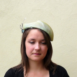 Aqua blue beret Hat, blue aqua fascinator hat, aqua blue Fascinator hat Ascot Derby Races Wedding, aqua blue Kentucky Derby fascinator hat