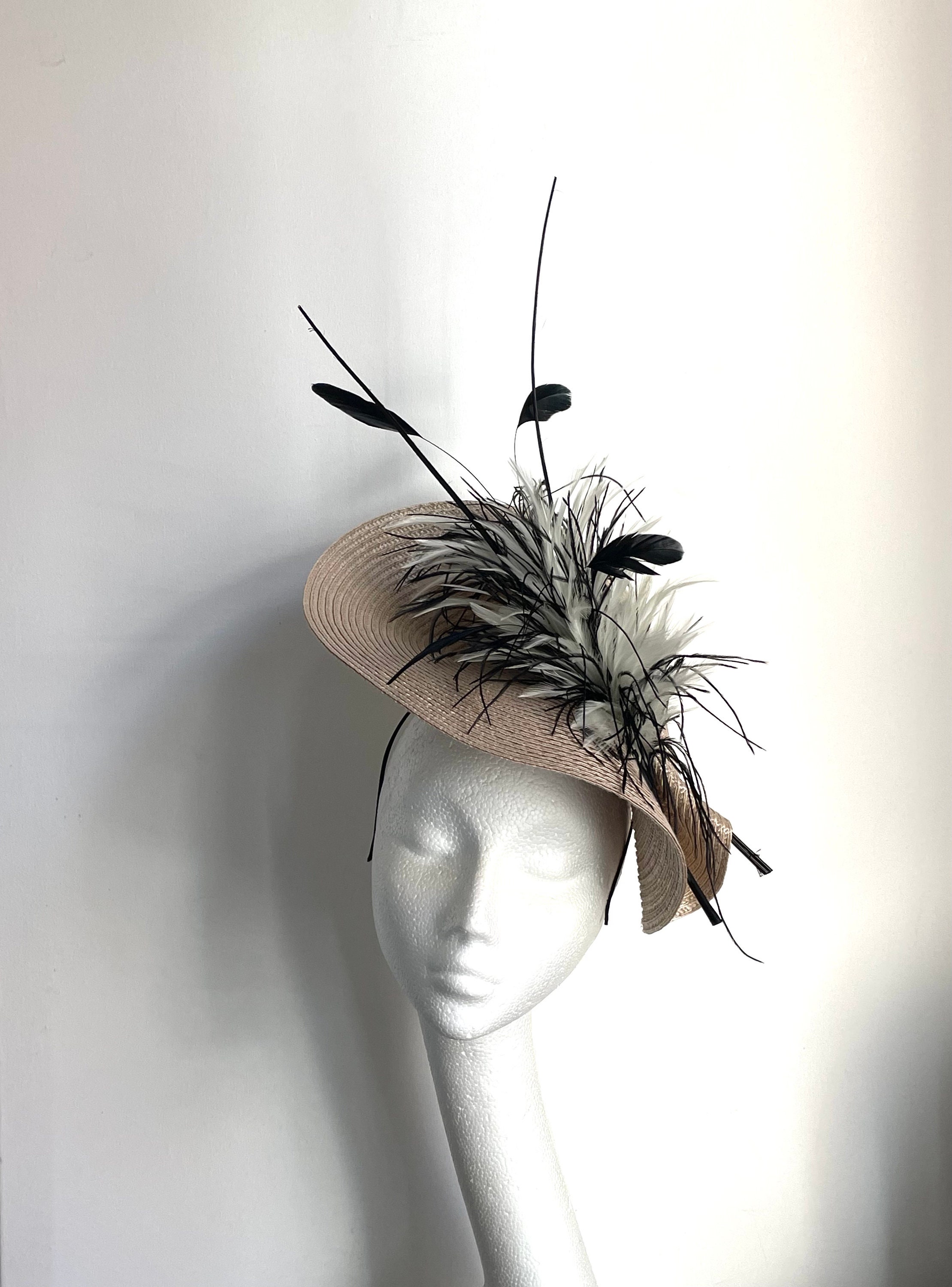 Beige Kentucky Derby Hat, Beige Hat Fascinator Wedding Ascot  display picture 2