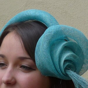 Aqua Blue Fascinator, aqua blue fascinator Hat Wedding Ascot Derby Races, aqua Kentucky Derby fascinator hat, aqua fascinator, aqua blue hat
