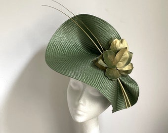 bottle green gold disc hat, bottle green fascinator, green and gold Wedding fascinator, green Royal Ascot hat, green Kentucky Derby disc hat