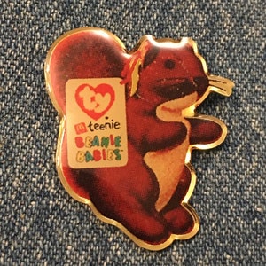 McDonald&#39;s ty teenie BEANIE BABIES Crew Lapel Pin ~ Nuts the Squirrel ~ 1999 Vintage