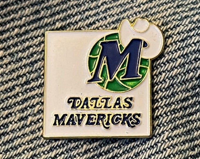 Dallas Mavericks Pin ~ NBA ~ Basketball ~ Vintage 1980-2000 Logo by C.P. & D.