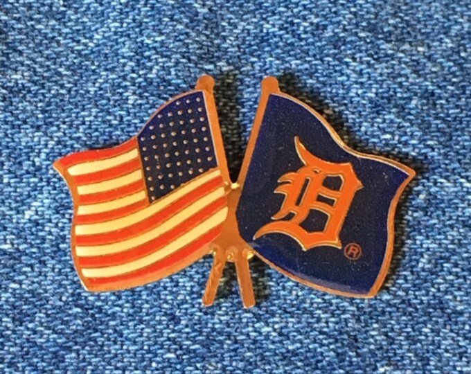 Detroit Tigers Lapel Pin ~ MLB ~ American Flag ~ USA ~ Baseball ~ by CP&D 1991 Vintage