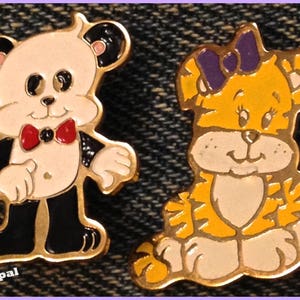 Chewie Newgett Collector Brooch ~ 2 Pin Set ~ Characters by Stewart Moskowitz ~ 1982 Vintage