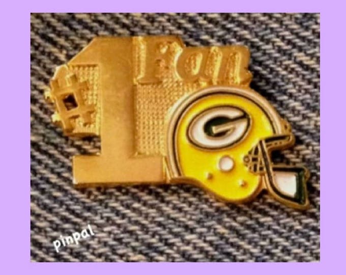 Green Bay Packers ~ #1 Fan Pin ~ NFL ~ Football Helmet ~ 1980s Vintage ~ TM by Travis