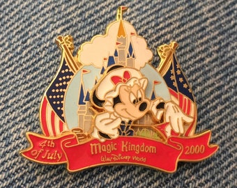 WDW 4th of July 2000 ~ Minnie at the Magic Kingdom ~ Disney Lapel Pin ~ 2000 ~ 3D ~ LE