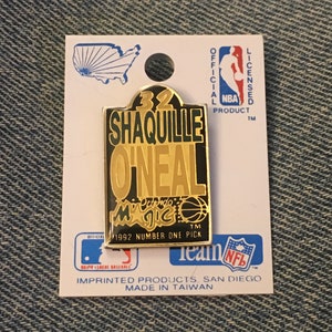 Shaquille O&#39;Neal Pin ~ 1992 Number One Pick ~ Orlando Magic ~ 32 ~ NBA ~ Shaq Rookie