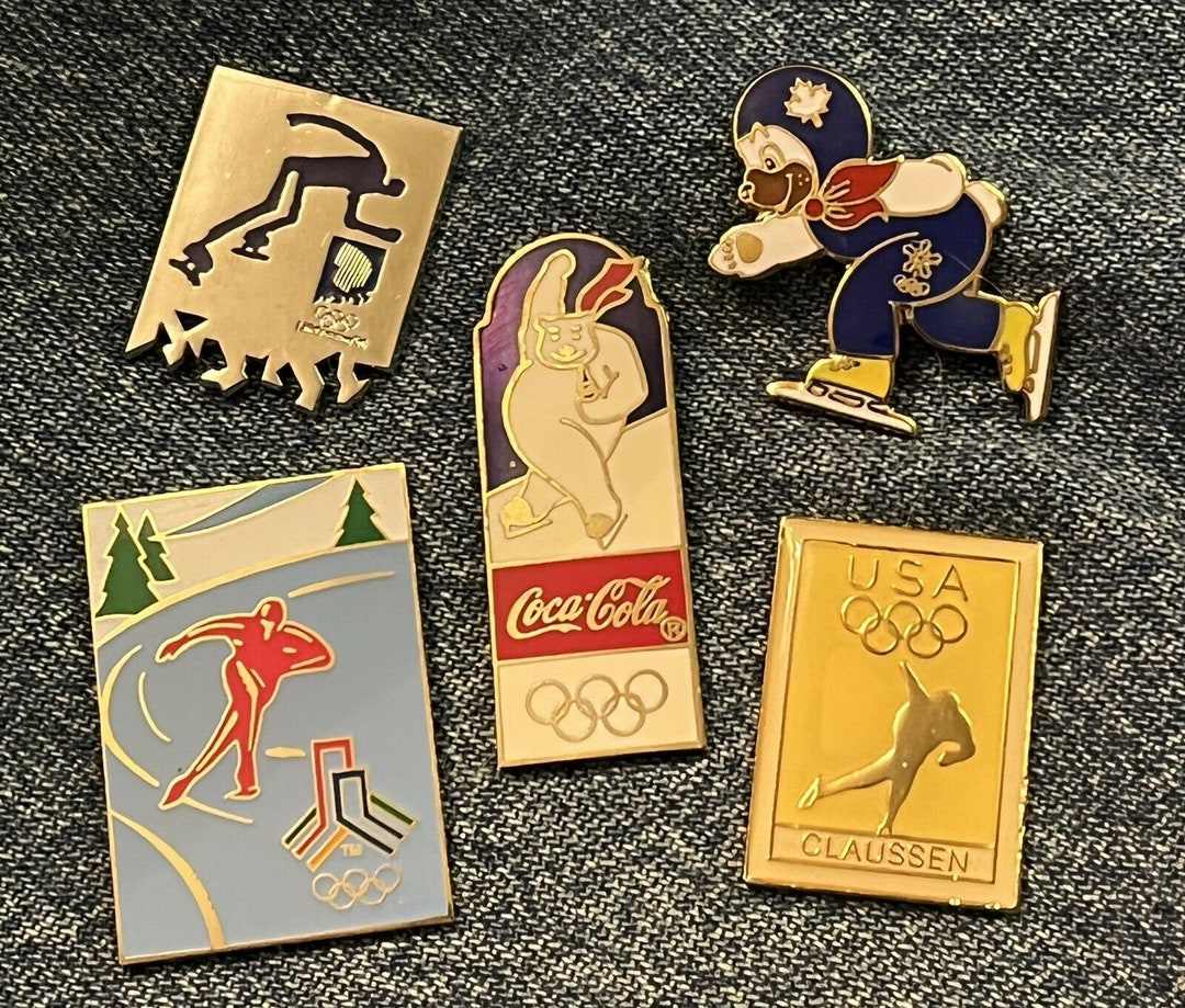 Pin's E.I.S ECOLE INTERARMEE DES SPORTS 77 – Signé Y. Delsar – Vintage Argenté