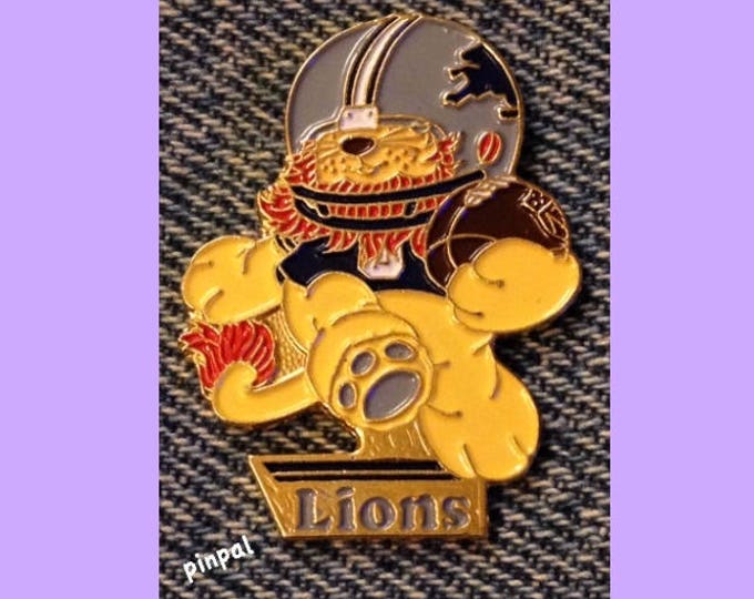 Detroit Lions ~ NFL ~ Huddles Pin ~ Football ~ 80's vintage ~ Enamel