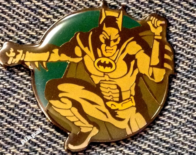 DC Comics Batman Pin ~ Vintage 1991 ~ Image #1