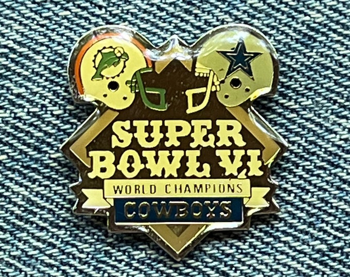Dallas Cowboys Lapel Pin ~ Super Bowl 6 ~ VI ~ World Champions ~ NFL ~ Football ~ Issued 1988 by Peter David Inc.