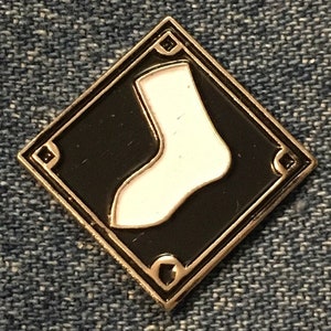 Chicago White Sox Lapel Pin ~ Ball Diamond ~ MLB ~ 90&#39;s Vintage