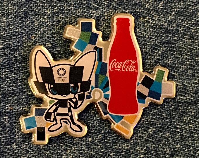 Tokyo 2020 Olympic Lapel Pin ~ Mascot & Bottle ~ Coca Cola ~ Coke ~ World Wide Sponsor