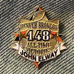 John Elway Pin ~ #7 ~ 148 All-Time Victories ~ Denver Broncos ~NFL~ 1999 vintage