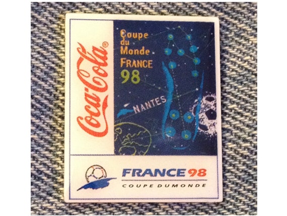 Insigne broche métal Coca-Cola coupe du Monde de la FIFA 2002