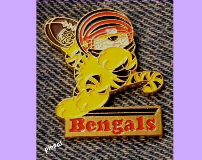 Cincinnati Bengals ~ NFL ~ Huddles Pin ~ Football ~ 80's vintage ~ Enamel
