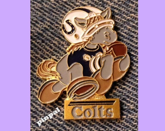 Indianapolis Colts ~ NFL ~ Huddles Pin ~ Football ~ 80's vintage ~ Enamel