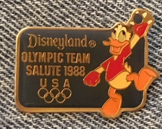 Handball Disney Pin ~ Donald Duck ~ Retired ~ Disneyland Team Salute  ~ Olympic Seoul ~ 1988