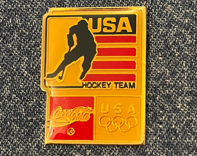 Ice Hockey Olympic Pin ~ Sponsor Coca Cola ~ Coke ~ 1992 Albertville, France