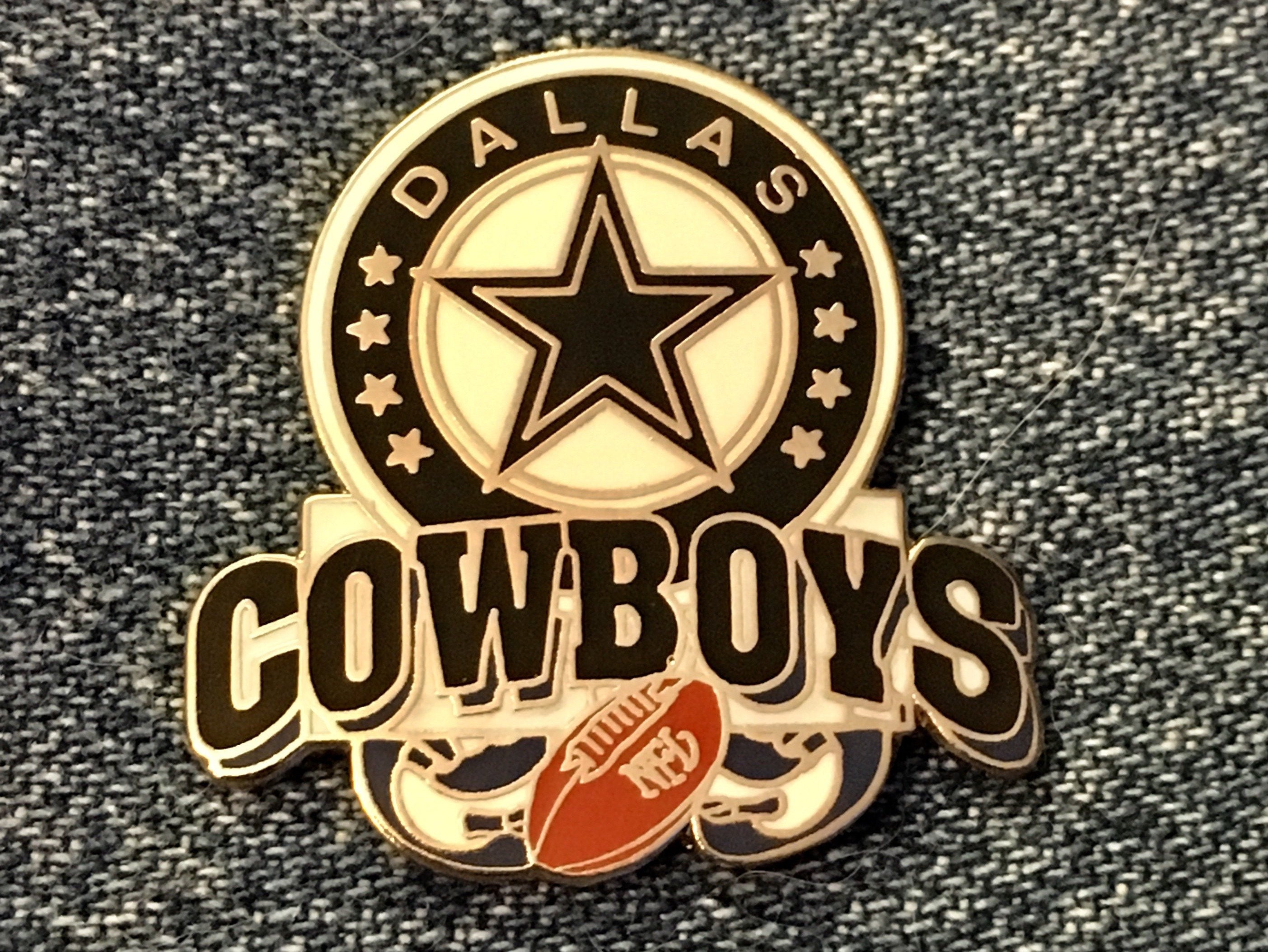 1992 Dallas Cowboys Lapel Pin NFL Football by Peter David Inc.