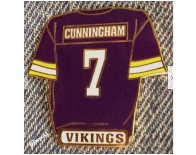 Randall Cunningham Jersey Pin ~ 7 ~ Minnesota Vikings ~ NFL ~ Vintage 1999 ~ Peter David Inc.