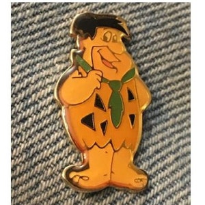Fred Flintstone Pin ~ Standing ~ vintage 1990 ~ Hanna-Barbera ~ TV Cartoon Show