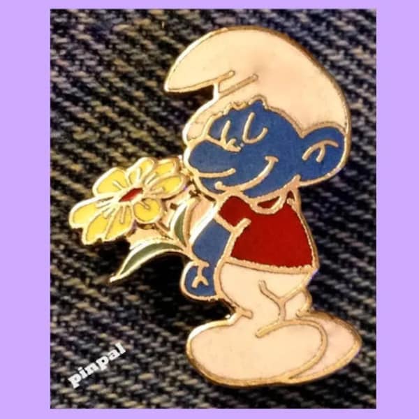 Smurf Brooch Pin by Peyo ~ Standing with Flower ~ Vintage 1980