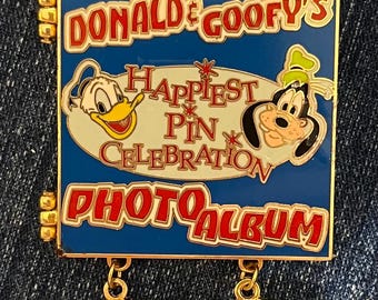 Disney Donald and Goofy AP Pin LE 1000 ~ Vintage 2005 ~ Dangle and
