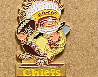 Kansas City Chiefs ~ NFL ~ Huddles Pin ~ Football ~ 80's vintage ~ Enamel