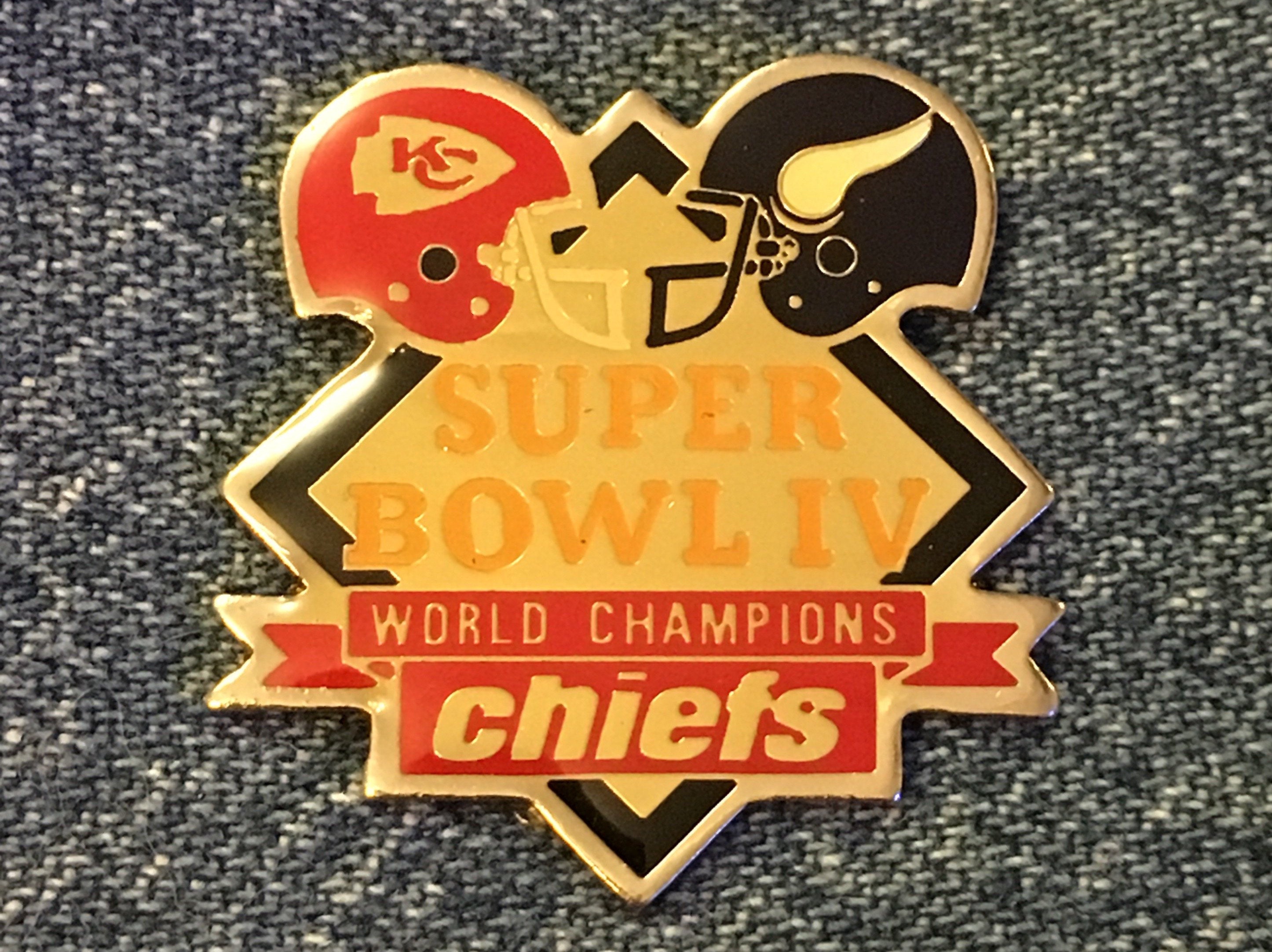 Kansas City Chiefs Lapel Pin Super Bowl 4 IV World Champions