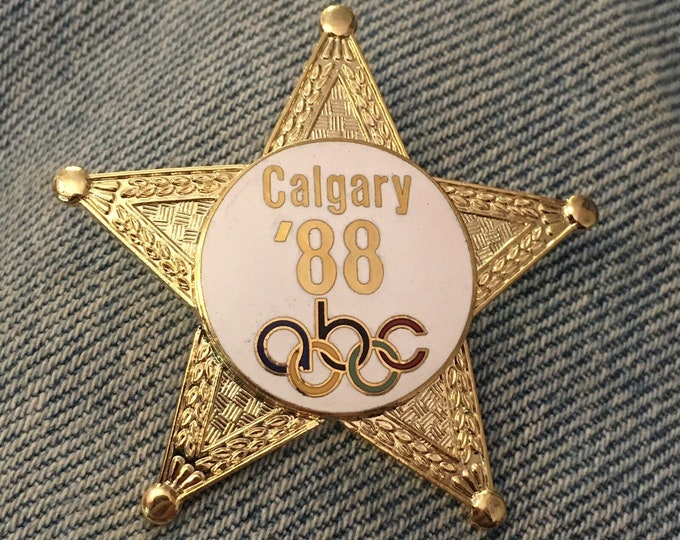 Calgary 1988 Olympic Media Pin ~ Sheriffs Star ~ Gold Tone ~ ABC-TV ~ 3D pin on pin
