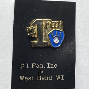 Milwaukee Brewers #1 Fan Pin ~ Vintage 1987 ~ Baseball Lapel ~ MLB ~ On Original Card