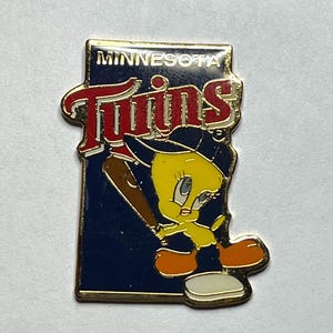 Pin vintage do Minnesota Twins de 1993 ~ Looney Tunes ~ Piu-Piu ~ Rebatedor ~ MLB ~ Beisebol ~ Em cartão