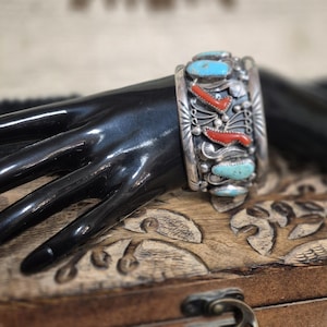 Handgemachte Vintage Navajo Sterling Silber Türkis und Koralle Manschette gestempelt &quot;EJ &quot; ( 93,4 Gramm)