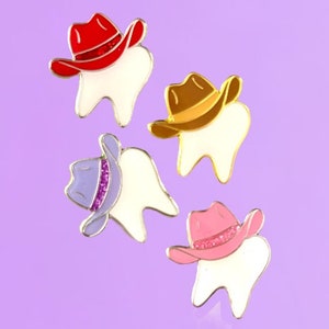 Épingle à dents chapeau de cowboy pour dentistes excellent cadeau dentaire hygiéniste dentaire hygiène assistante dentaire dentisterie blouse blanche flair émail épingle
